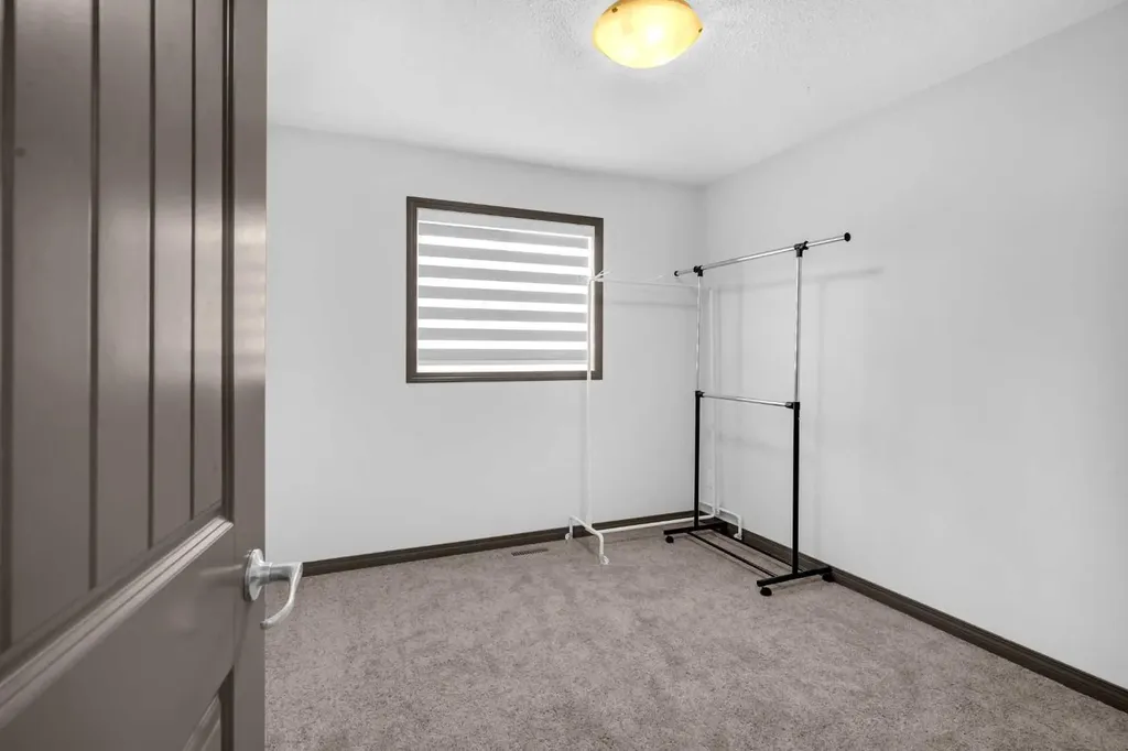 1121 Kingston Crescent SE Airdrie AB T4A0G1