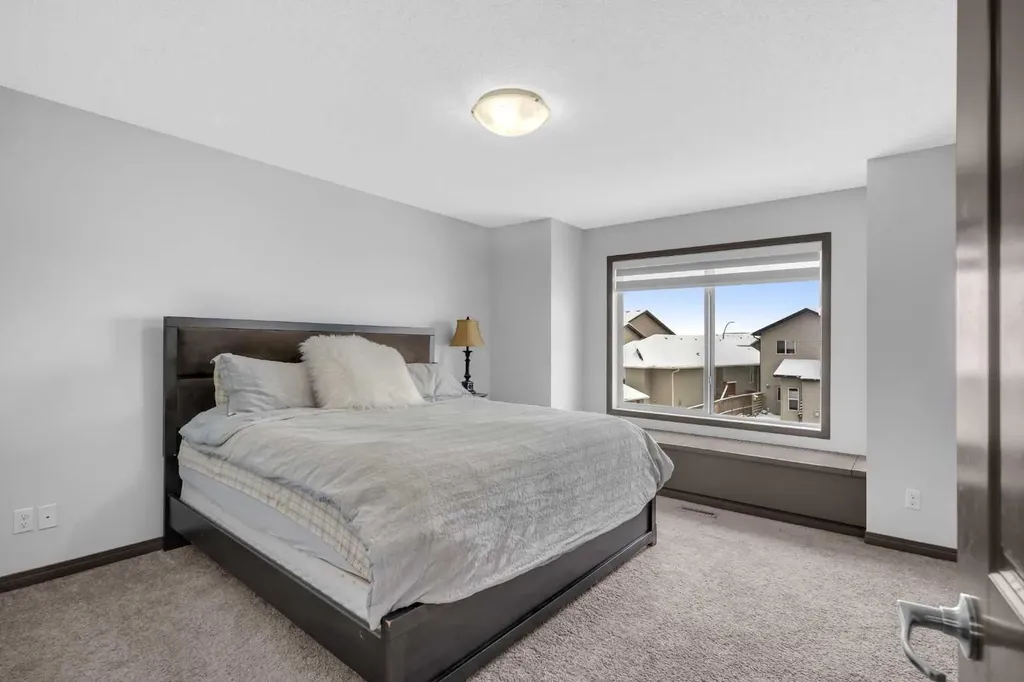 1121 Kingston Crescent SE Airdrie AB T4A0G1