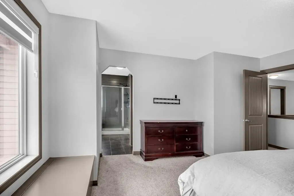 1121 Kingston Crescent SE Airdrie AB T4A0G1