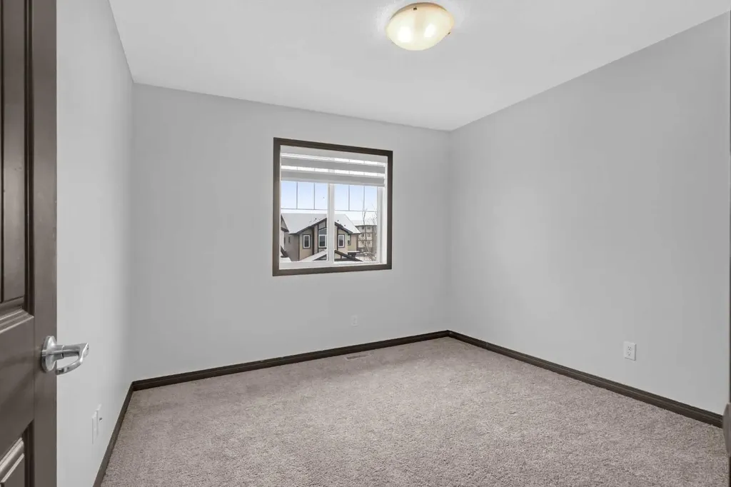 1121 Kingston Crescent SE Airdrie AB T4A0G1