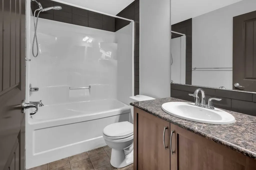 1121 Kingston Crescent SE Airdrie AB T4A0G1