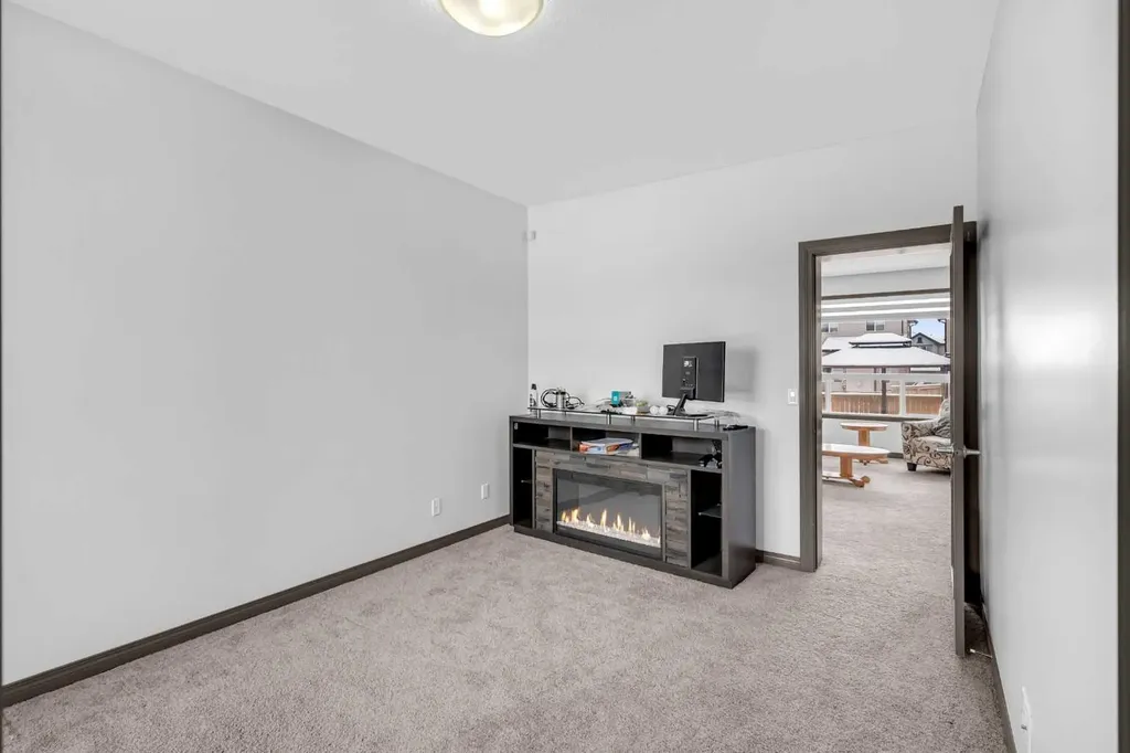 1121 Kingston Crescent SE Airdrie AB T4A0G1