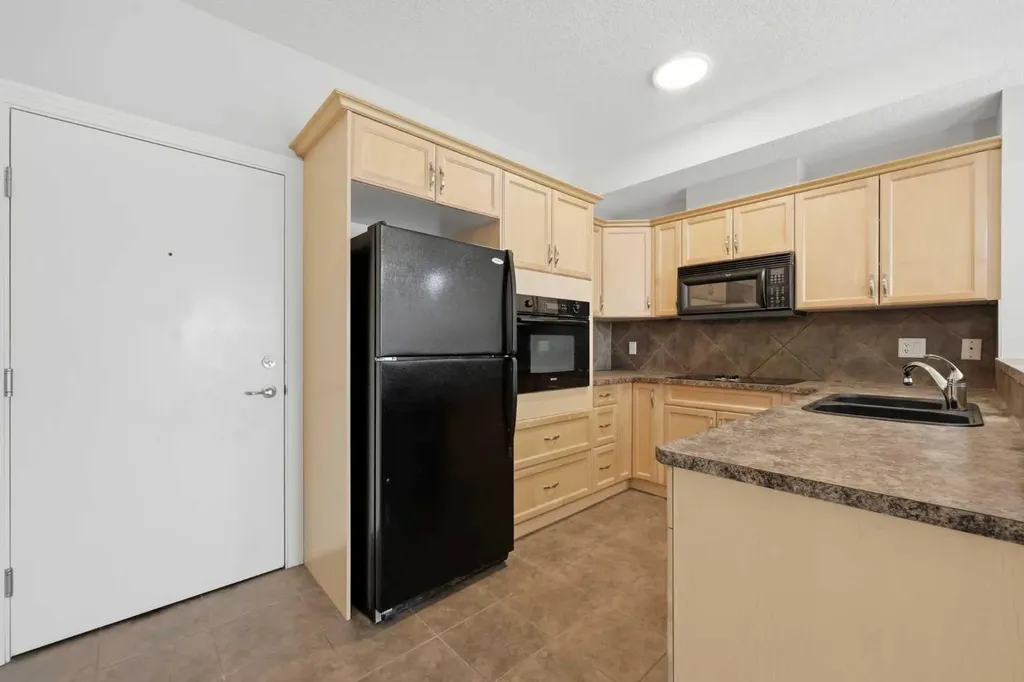 60 Royal Oak Plaza NW Calgary AB T3G 0A7