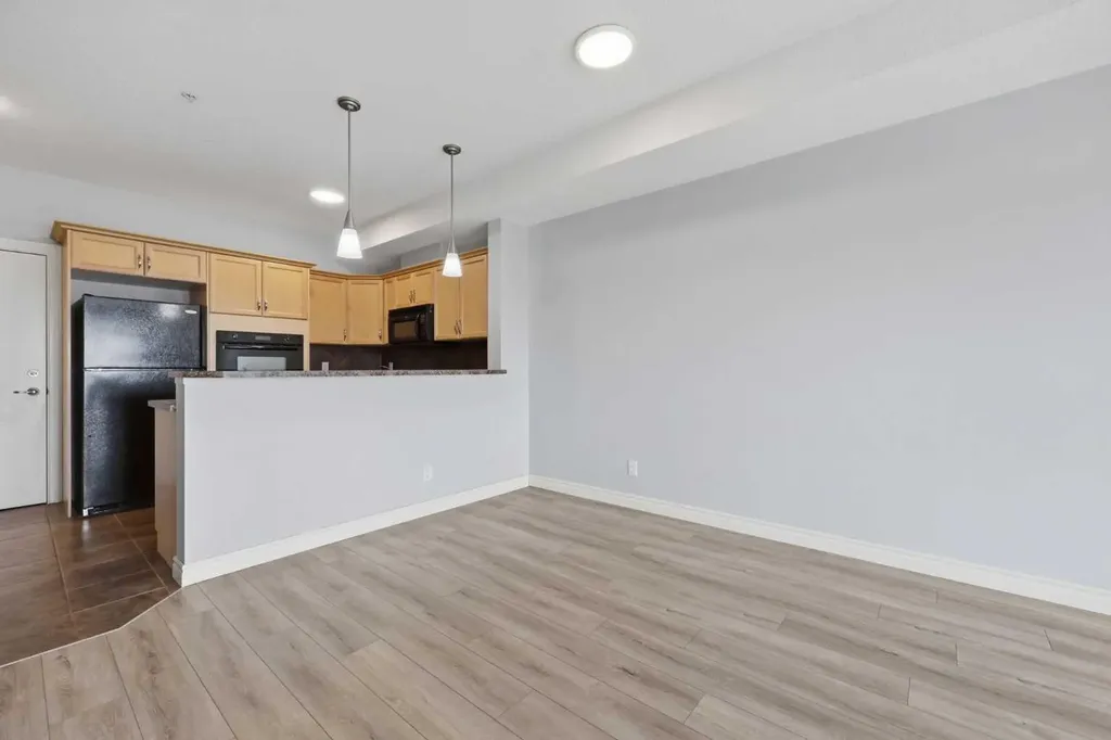 60 Royal Oak Plaza NW Calgary AB T3G 0A7