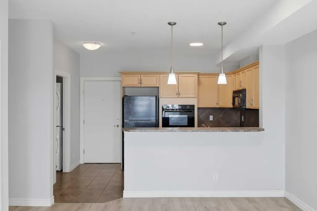 60 Royal Oak Plaza NW Calgary AB T3G 0A7