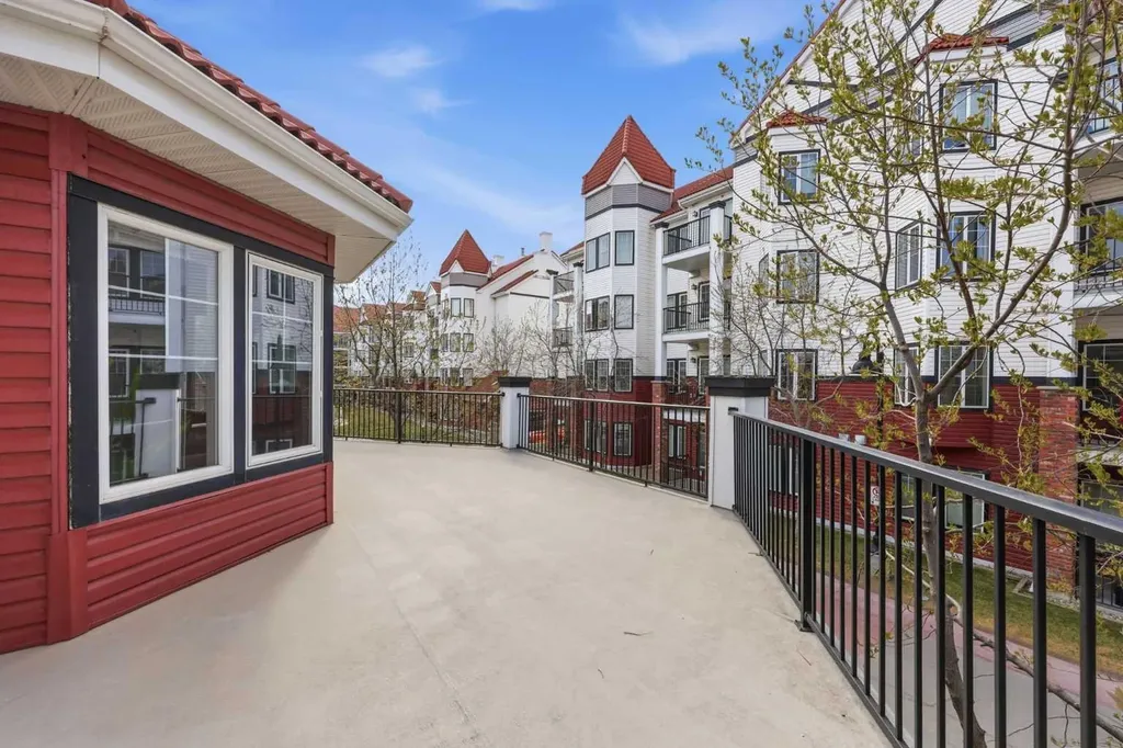 60 Royal Oak Plaza NW Calgary AB T3G 0A7