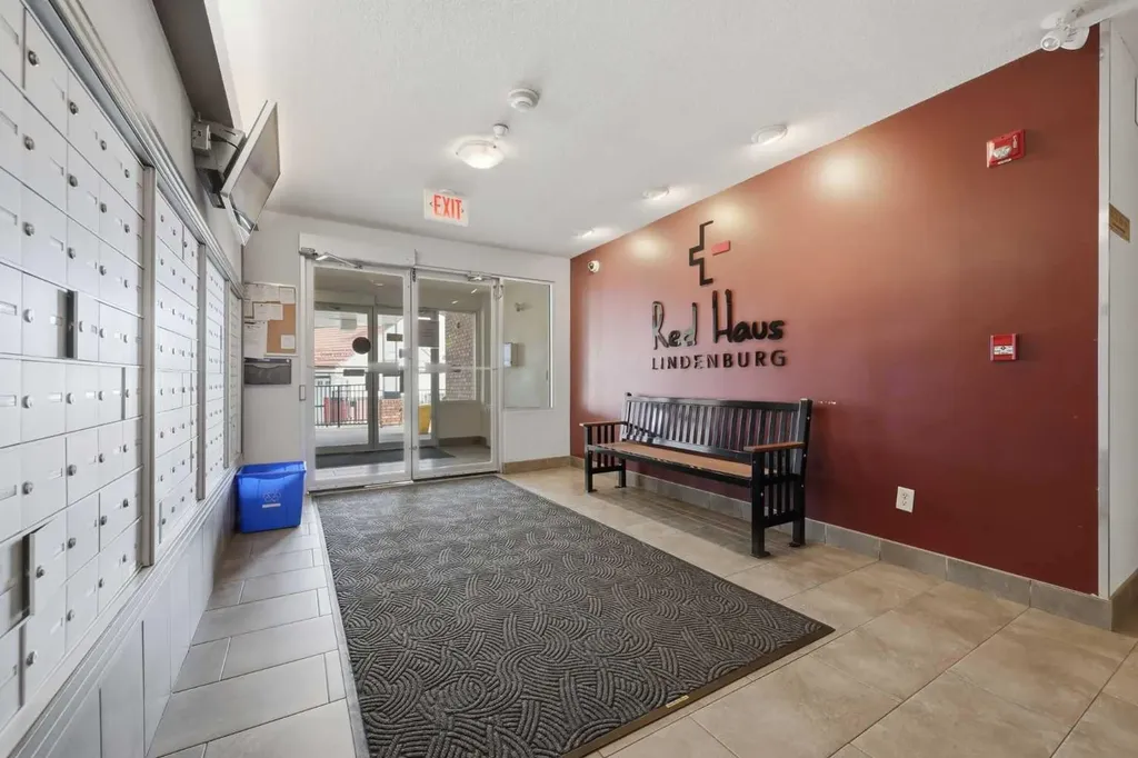 60 Royal Oak Plaza NW Calgary AB T3G 0A7