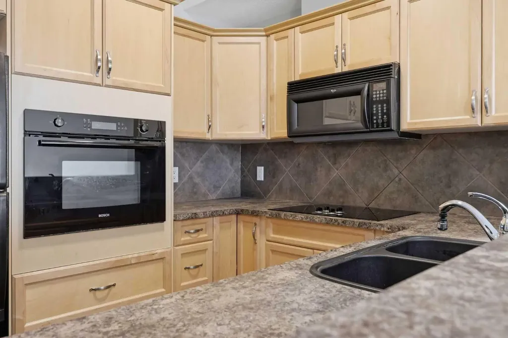 60 Royal Oak Plaza NW Calgary AB T3G 0A7