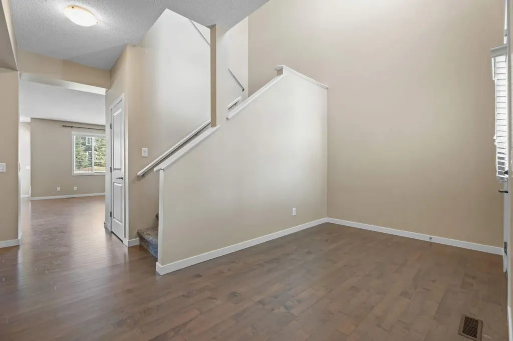 30 Redstone Parade NE Calgary AB T3N 0J7