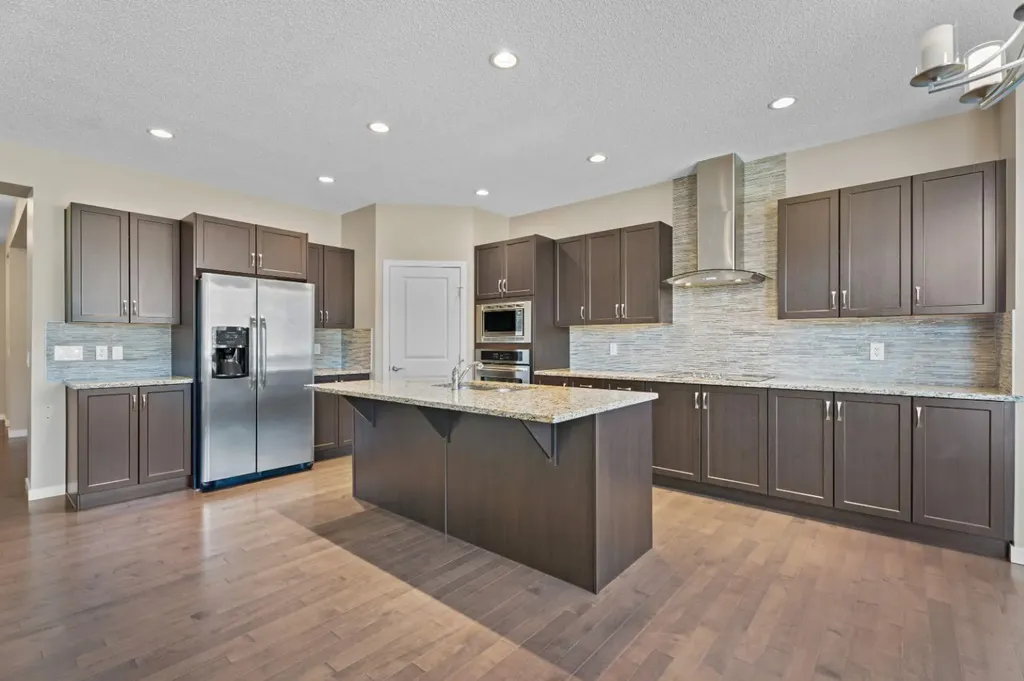 30 Redstone Parade NE Calgary AB T3N 0J7