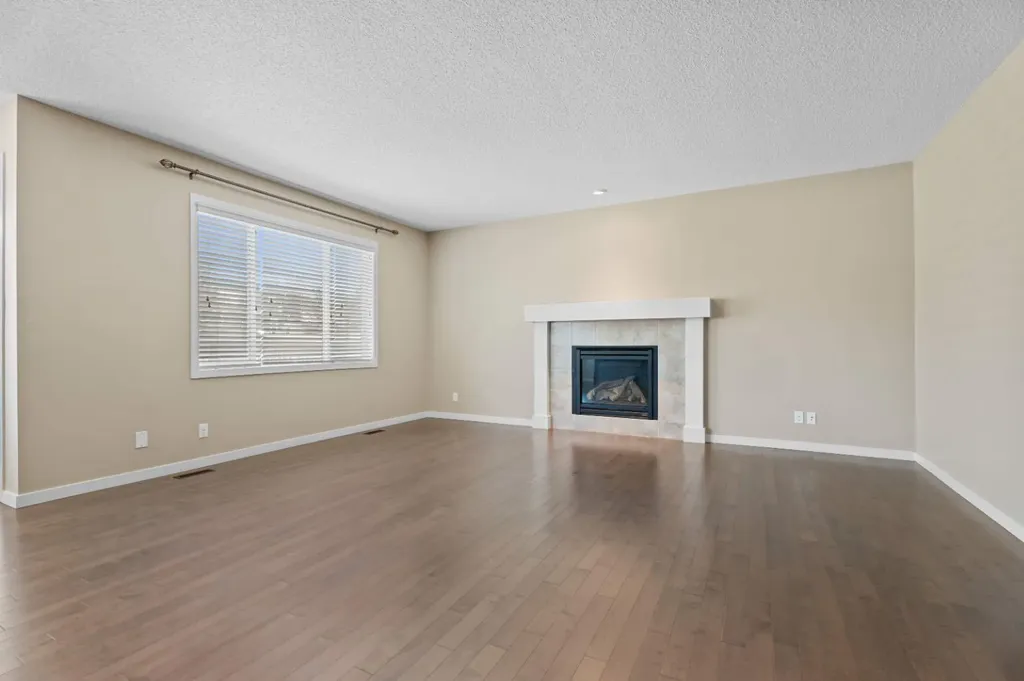 30 Redstone Parade NE Calgary AB T3N 0J7