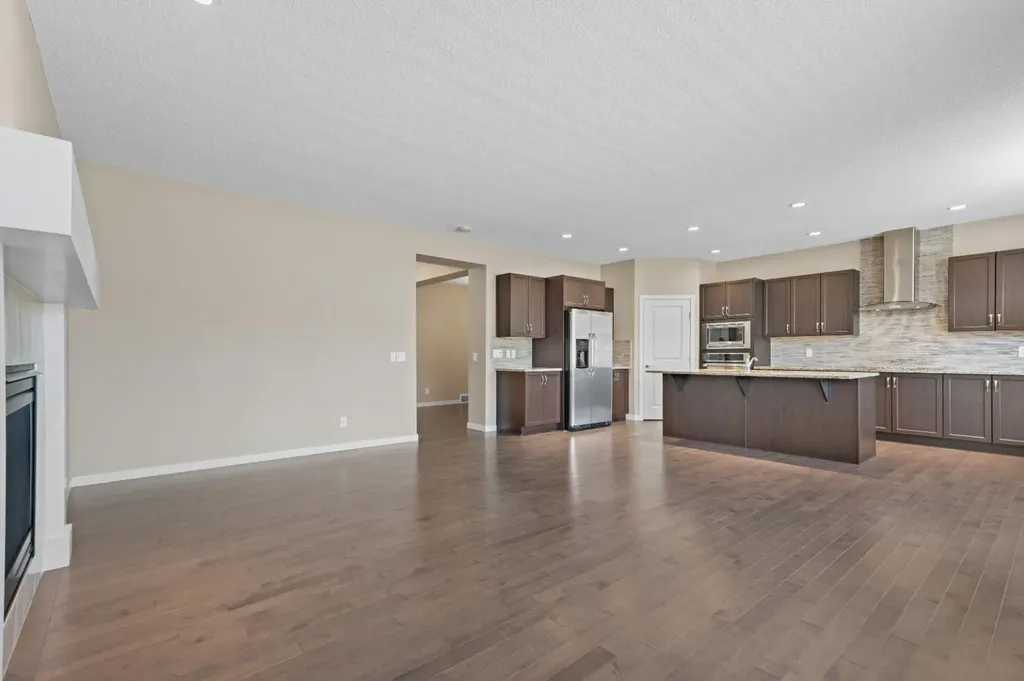 30 Redstone Parade NE Calgary AB T3N 0J7