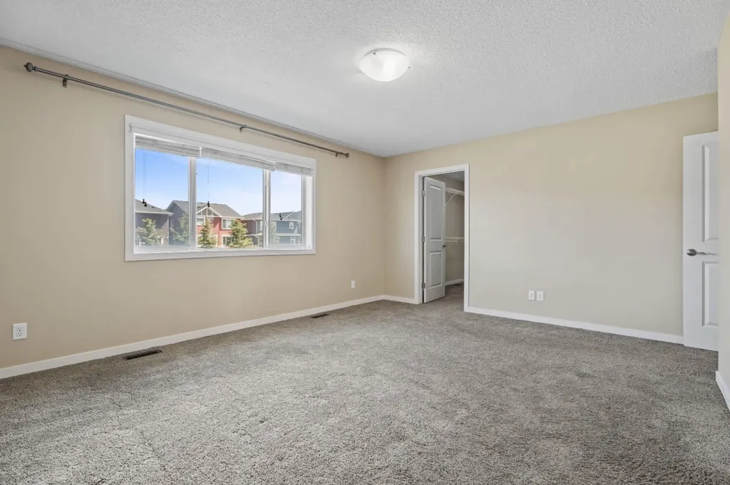30 Redstone Parade NE Calgary AB T3N 0J7