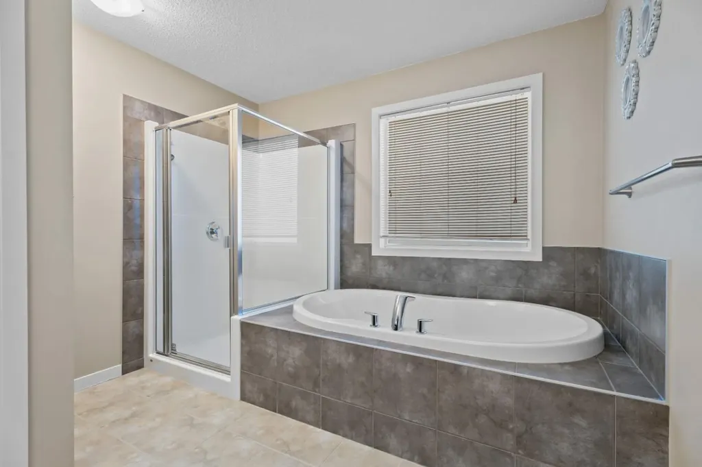 30 Redstone Parade NE Calgary AB T3N 0J7