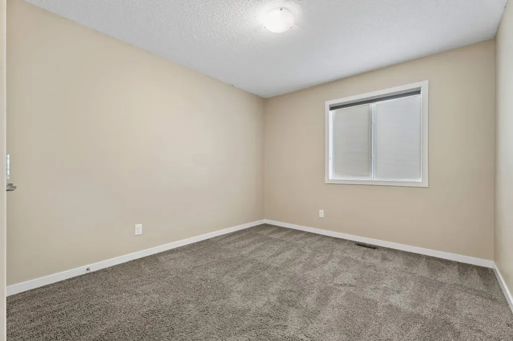 30 Redstone Parade NE Calgary AB T3N 0J7