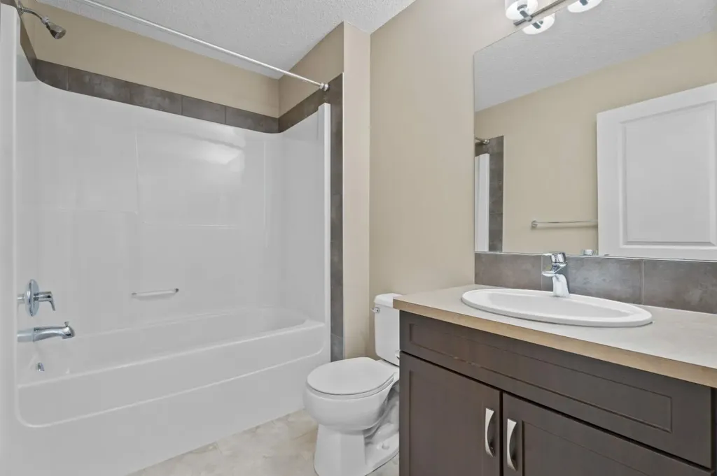 30 Redstone Parade NE Calgary AB T3N 0J7