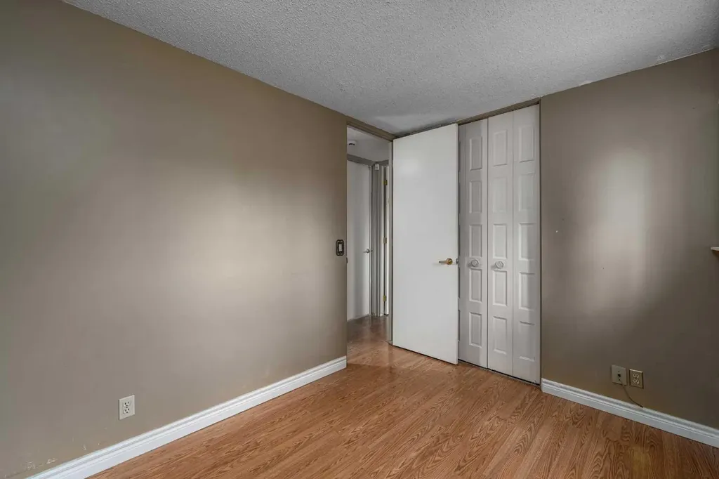 115 Ogden Way SE Calgary AB T2C 1V9