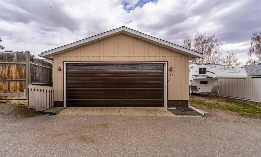 115 Ogden Way SE Calgary AB T2C 1V9