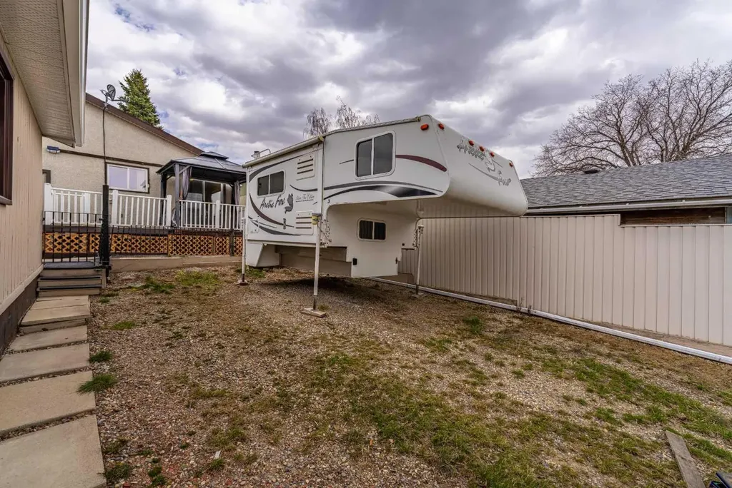 115 Ogden Way SE Calgary AB T2C 1V9