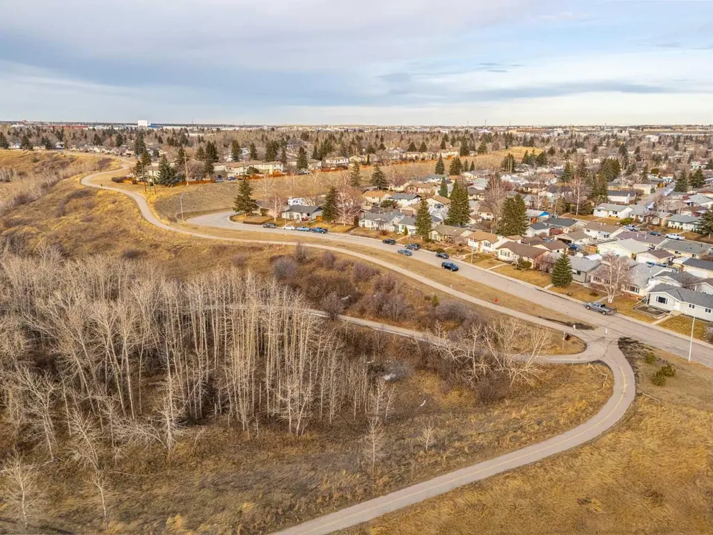 115 Ogden Way SE Calgary AB T2C 1V9