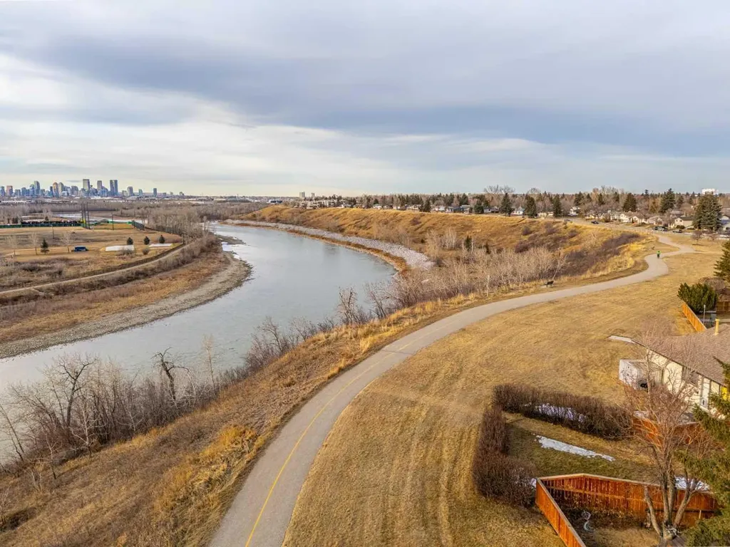 115 Ogden Way SE Calgary AB T2C 1V9