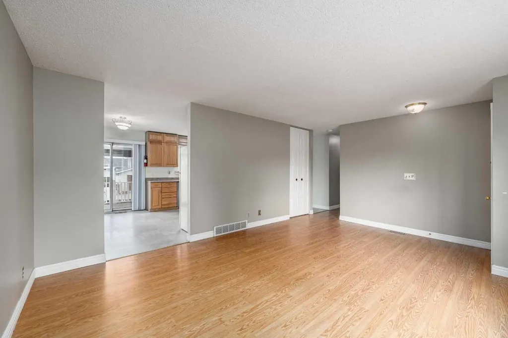 115 Ogden Way SE Calgary AB T2C 1V9