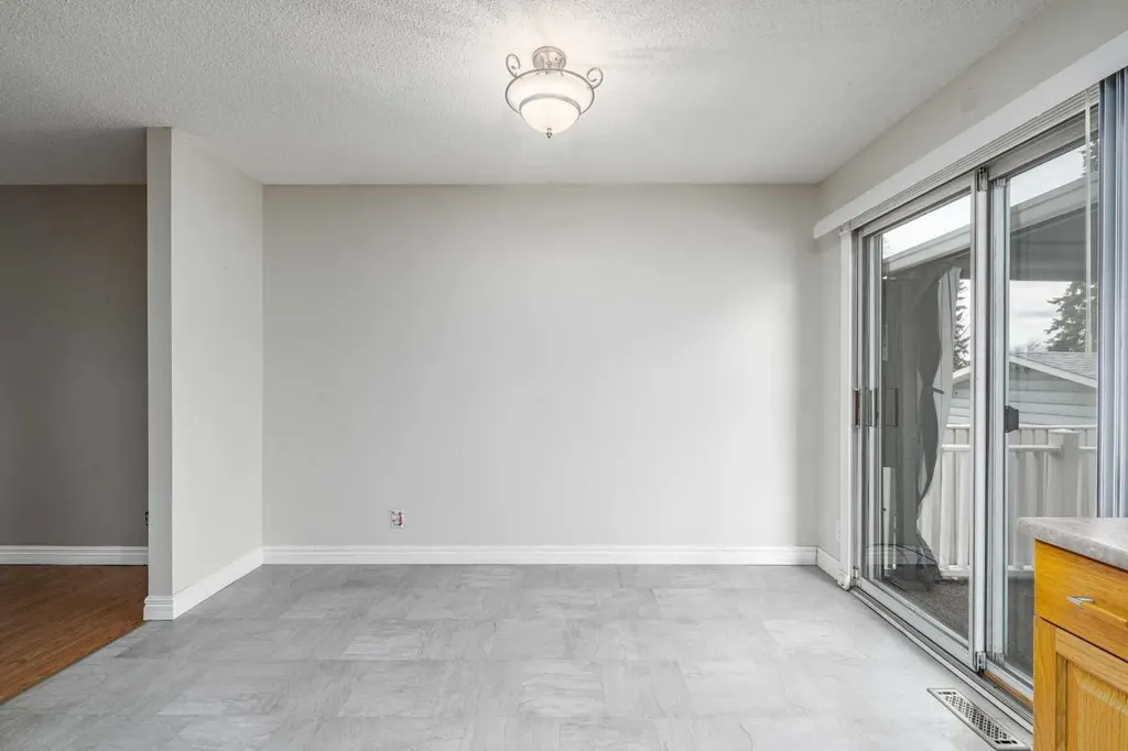115 Ogden Way SE Calgary AB T2C 1V9