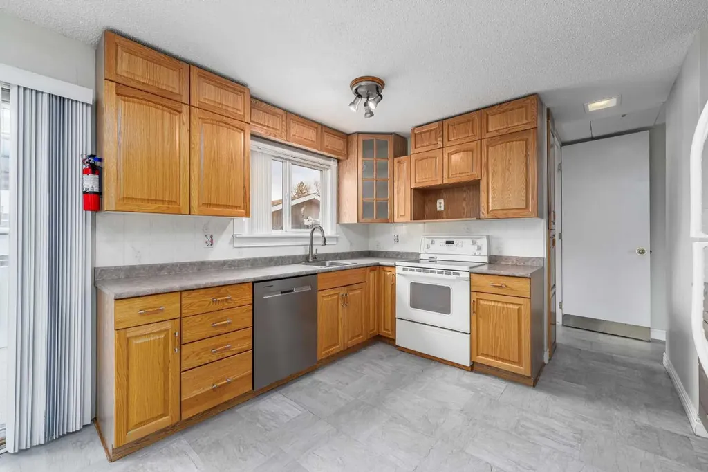 115 Ogden Way SE Calgary AB T2C 1V9