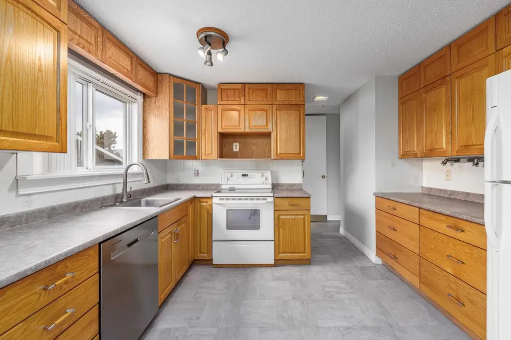 115 Ogden Way SE Calgary AB T2C 1V9
