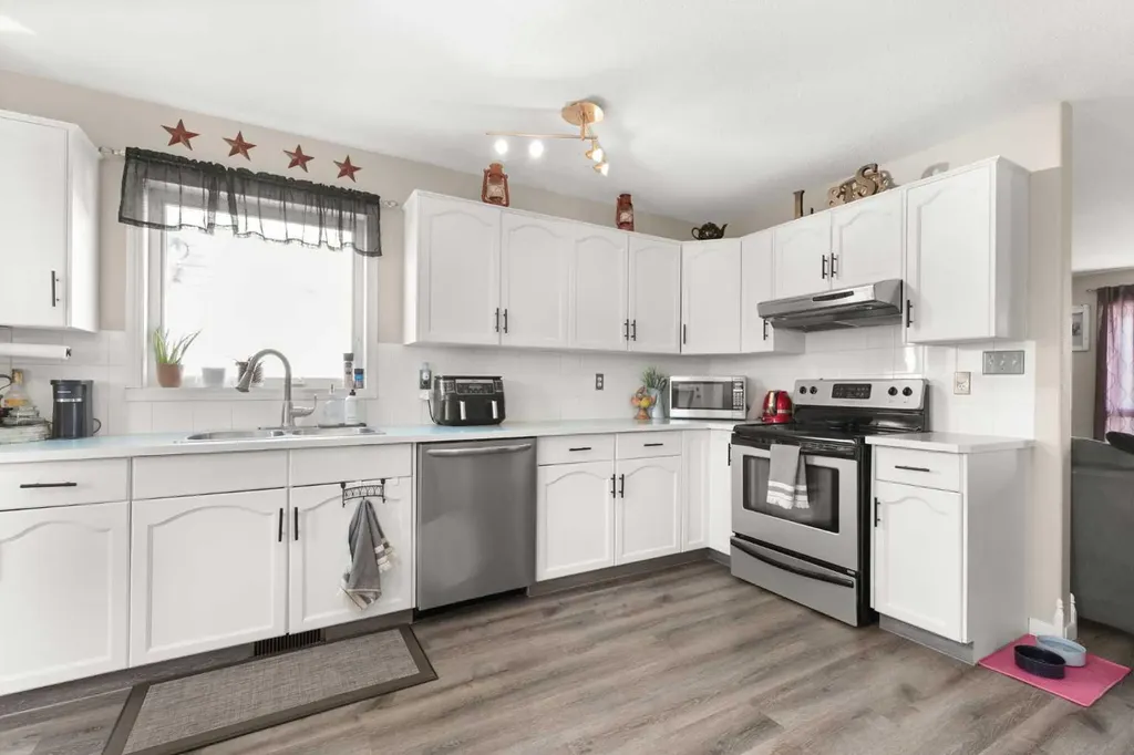 241 Upland Boulevard W Brooks AB T1R0R1