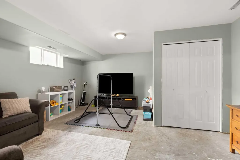 241 Upland Boulevard W Brooks AB T1R0R1