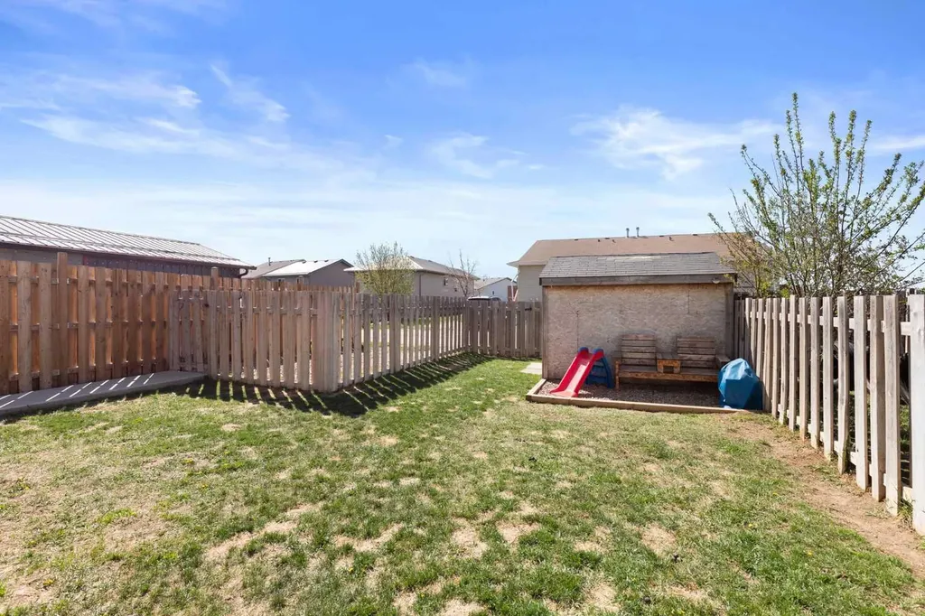 241 Upland Boulevard W Brooks AB T1R0R1