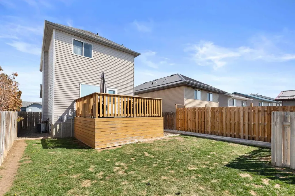 241 Upland Boulevard W Brooks AB T1R0R1