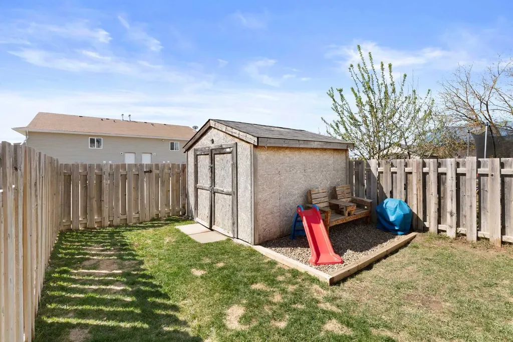 241 Upland Boulevard W Brooks AB T1R0R1