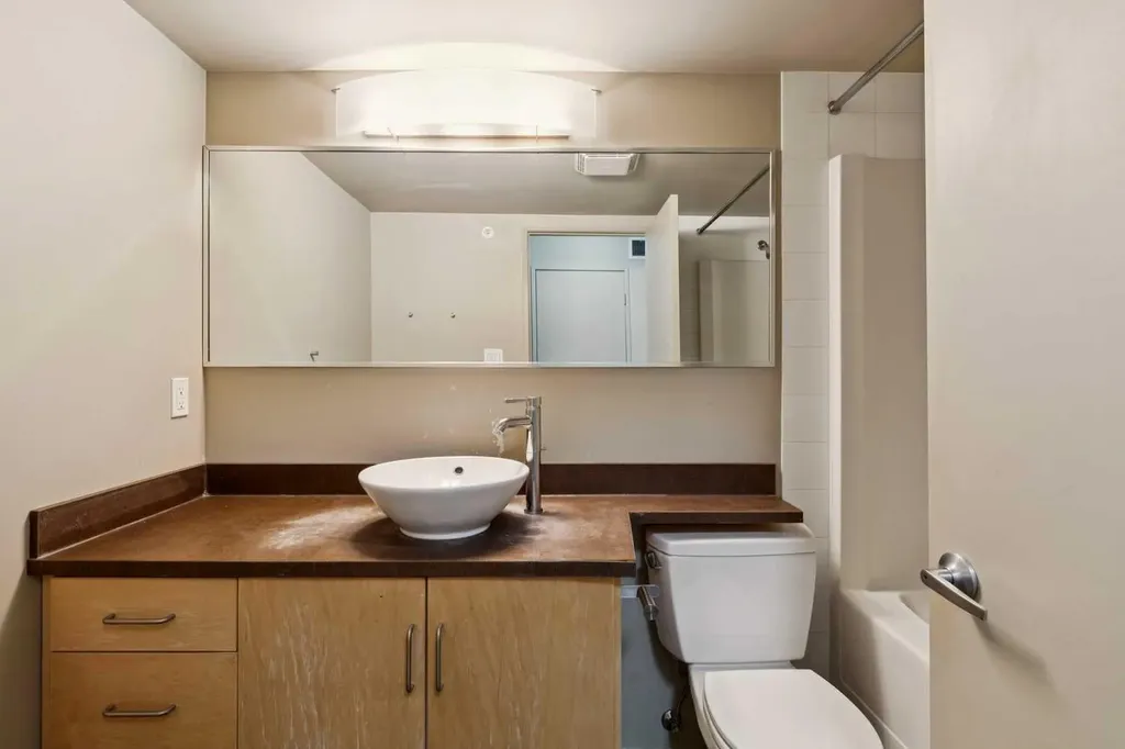 188 15 Avenue SW Calgary AB T2R 1S4