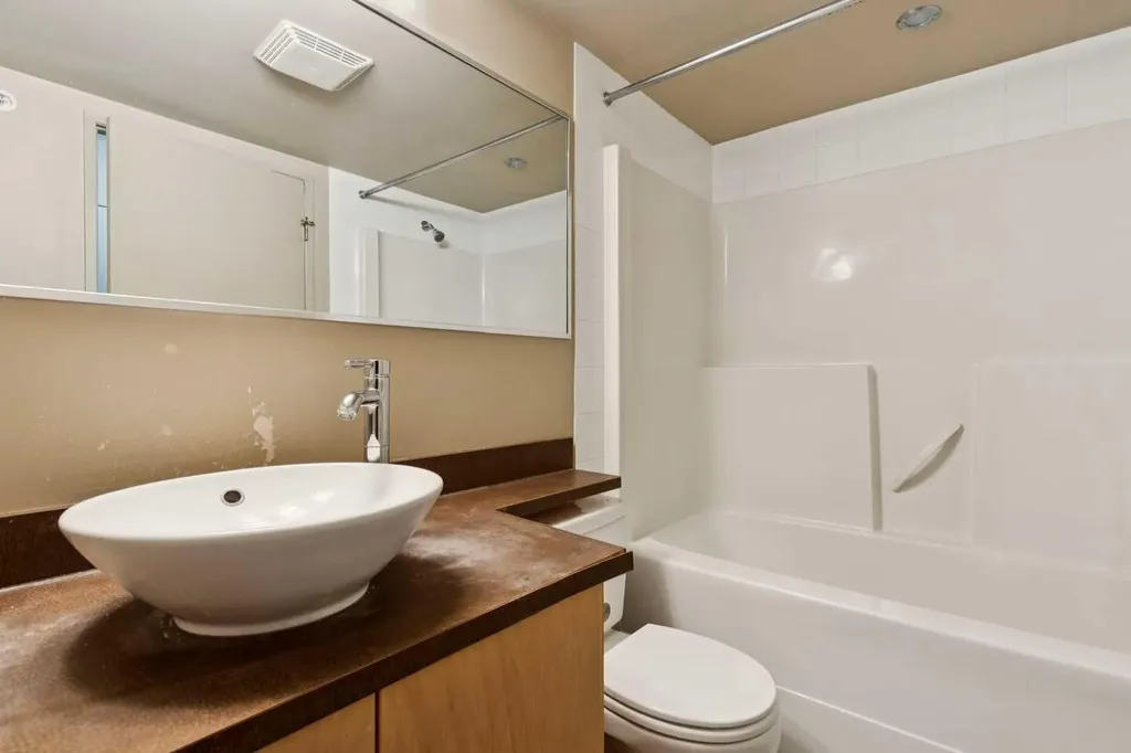 188 15 Avenue SW Calgary AB T2R 1S4