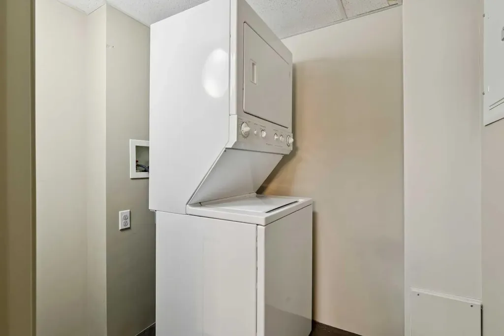 188 15 Avenue SW Calgary AB T2R 1S4