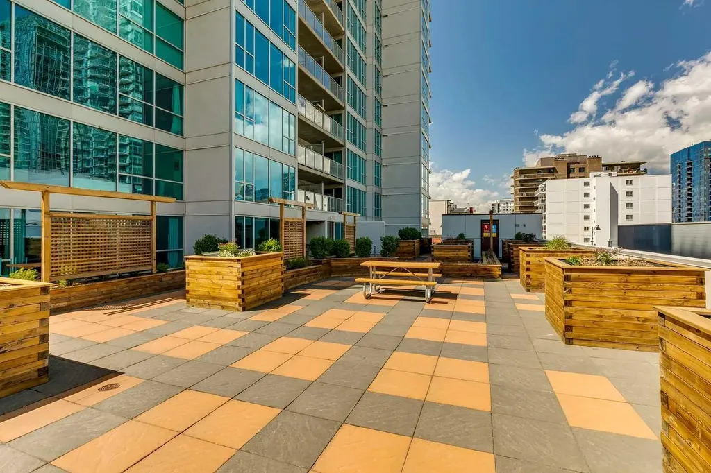 188 15 Avenue SW Calgary AB T2R 1S4