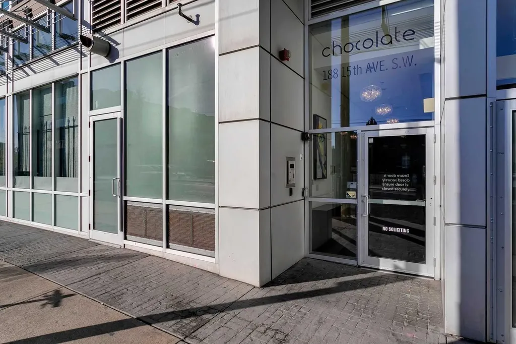 188 15 Avenue SW Calgary AB T2R 1S4
