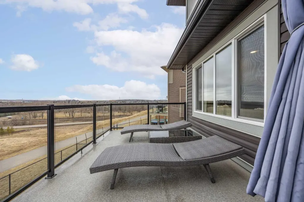 79 Mist Mountain Rise Okotoks AB T1S 5P8