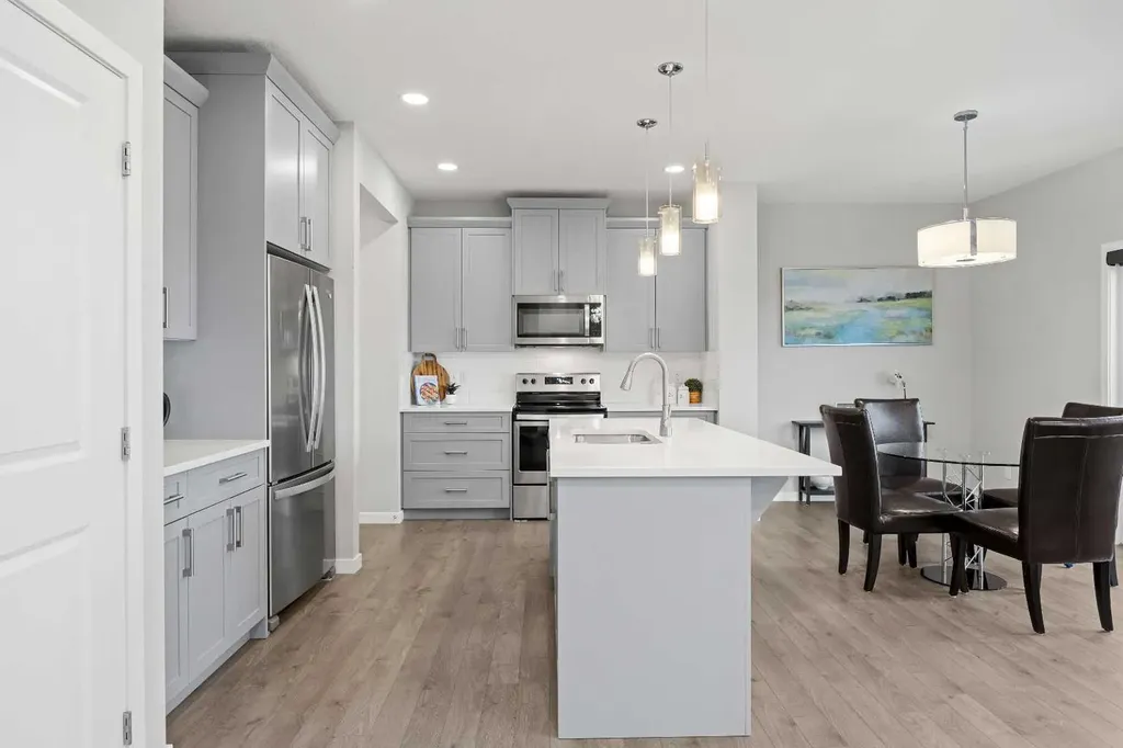 79 Mist Mountain Rise Okotoks AB T1S 5P8