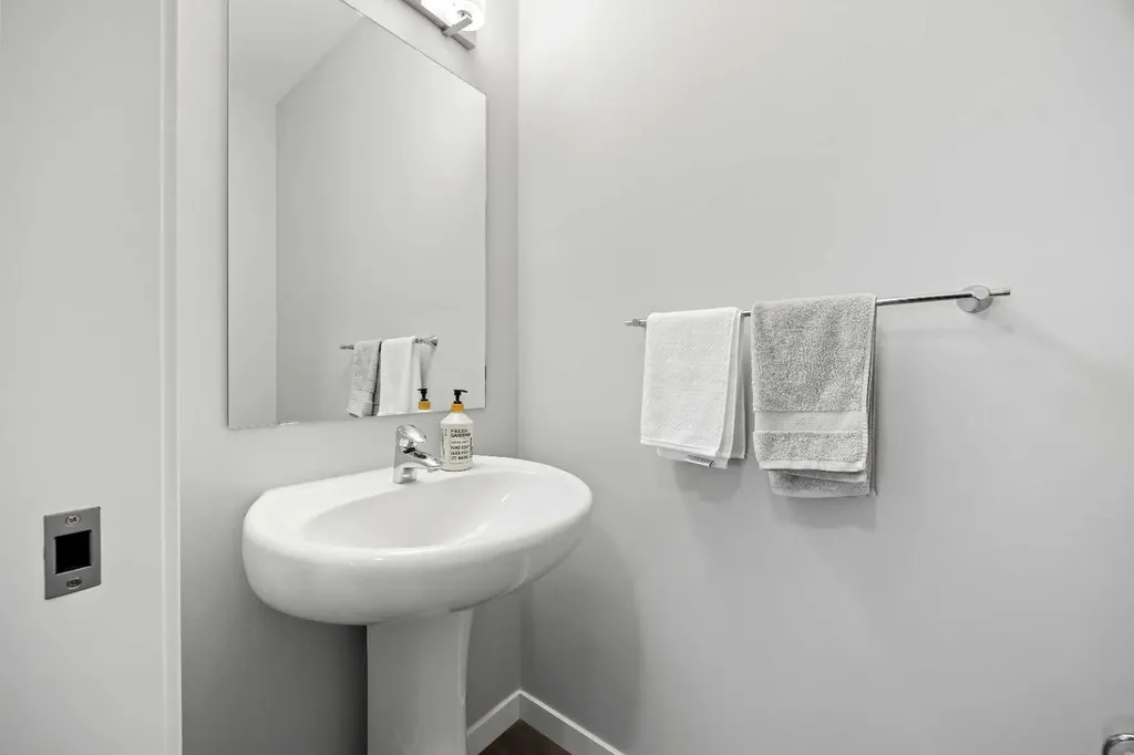 79 Mist Mountain Rise Okotoks AB T1S 5P8