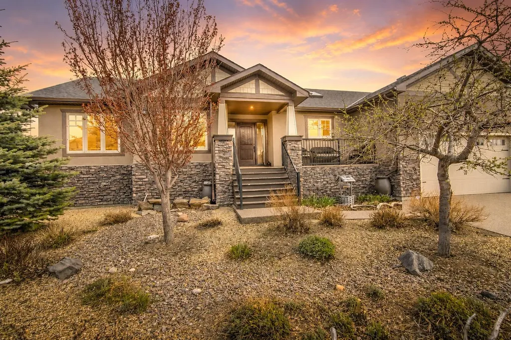 100 Canyoncrest Point W Lethbridge AB T1K 0B4