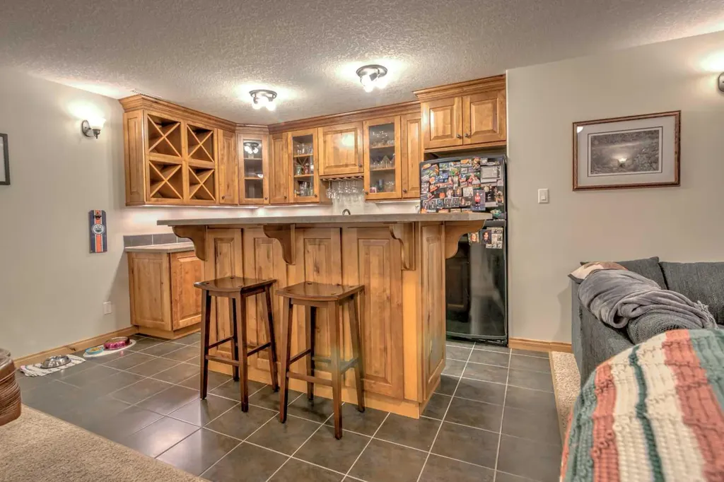 100 Canyoncrest Point W Lethbridge AB T1K 0B4