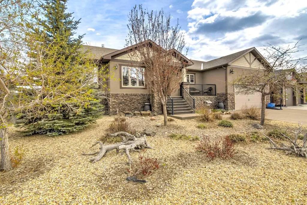 100 Canyoncrest Point W Lethbridge AB T1K 0B4