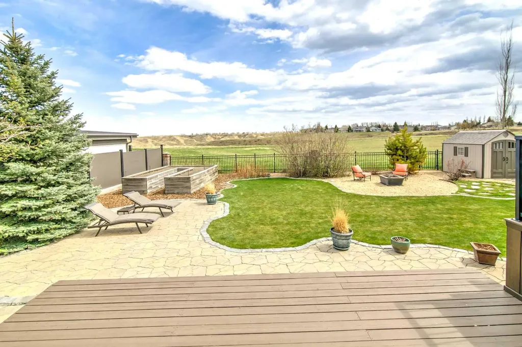 100 Canyoncrest Point W Lethbridge AB T1K 0B4