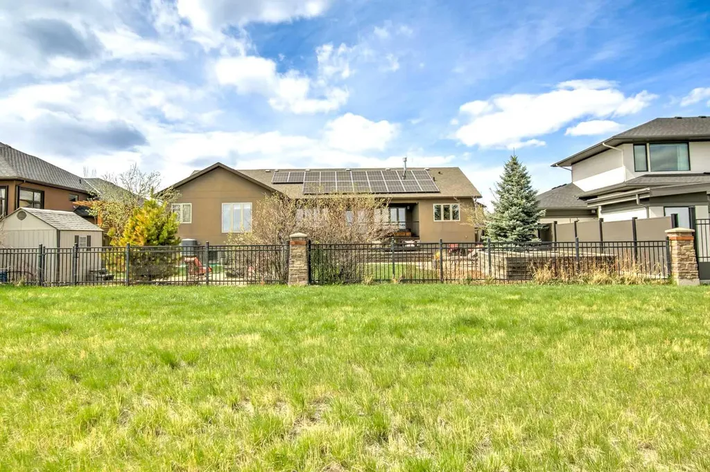 100 Canyoncrest Point W Lethbridge AB T1K 0B4