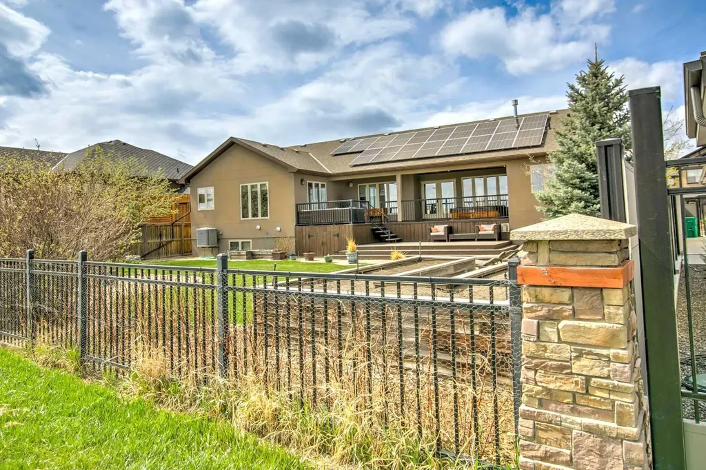100 Canyoncrest Point W Lethbridge AB T1K 0B4