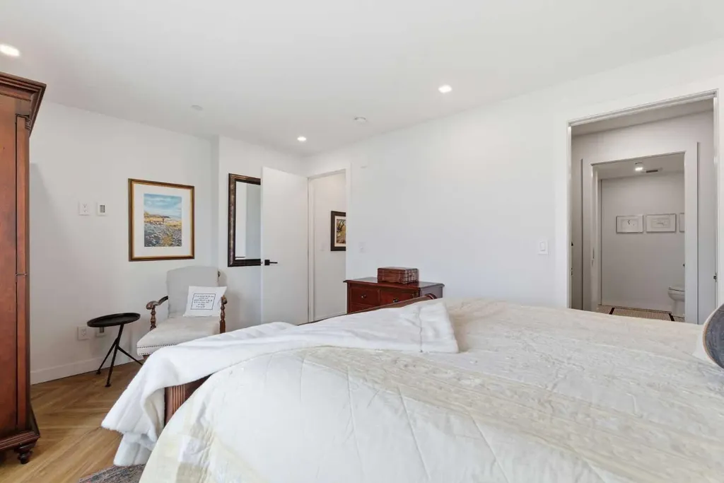 8505 Broadcast Avenue SW Calgary AB T3H 6B5
