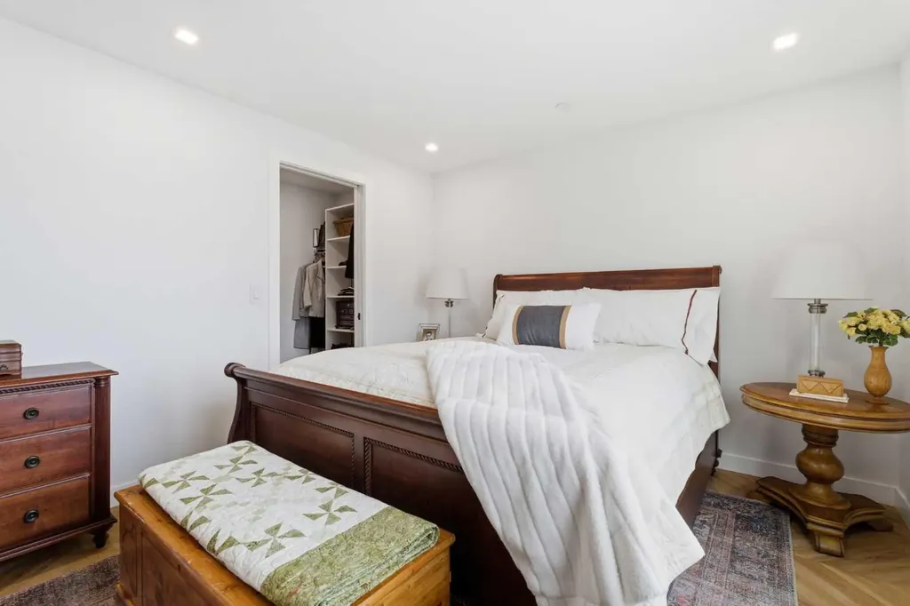 8505 Broadcast Avenue SW Calgary AB T3H 6B5